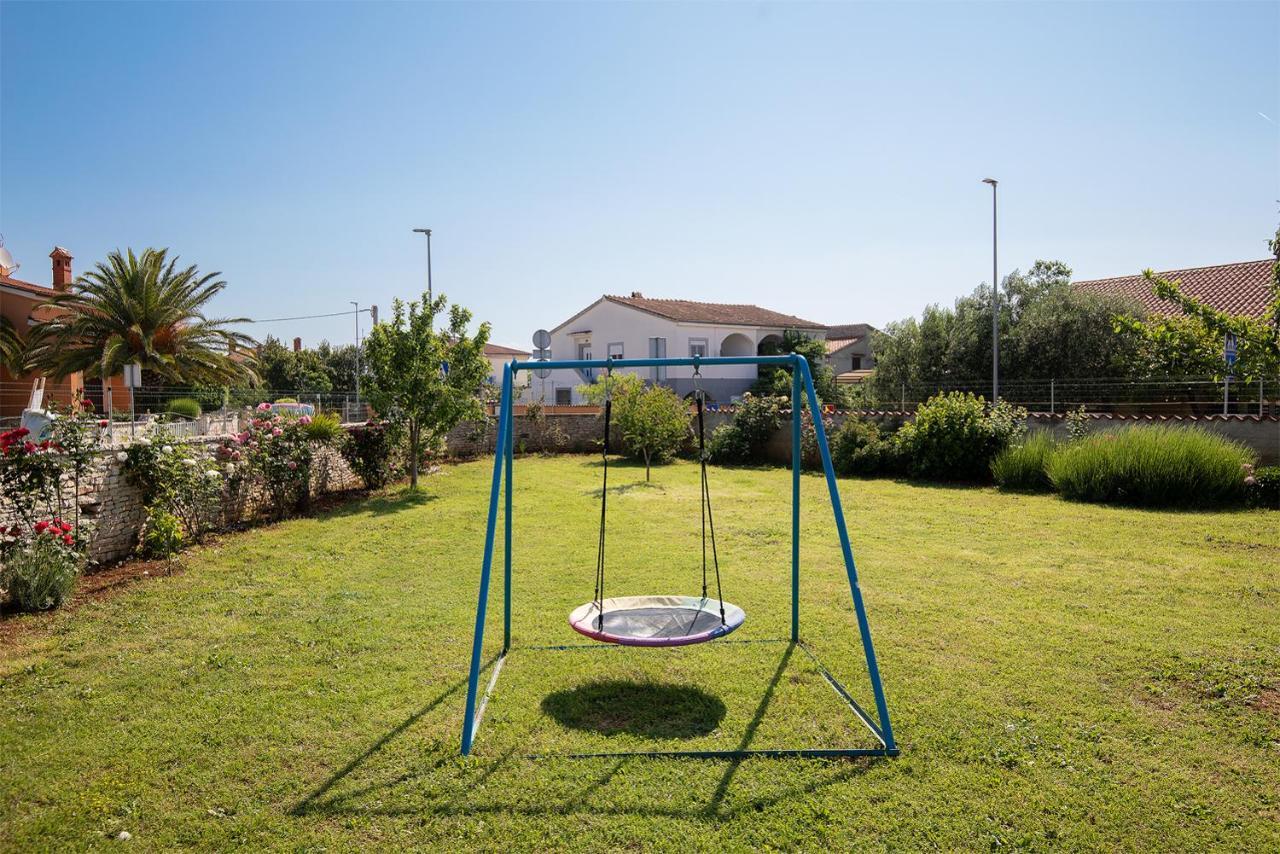 Modern Stone House With Flowers & Playground Medolino Esterno foto